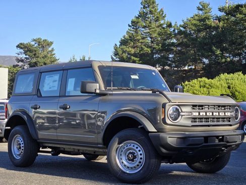 New 2025 Ford Bronco 4-Door image 2