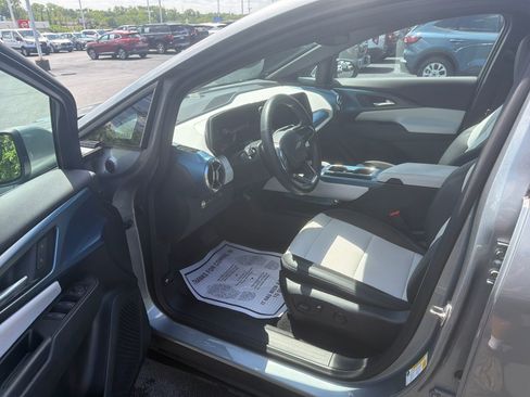 Used 2024 Chevrolet Equinox EV LT AWD/4WD image 10