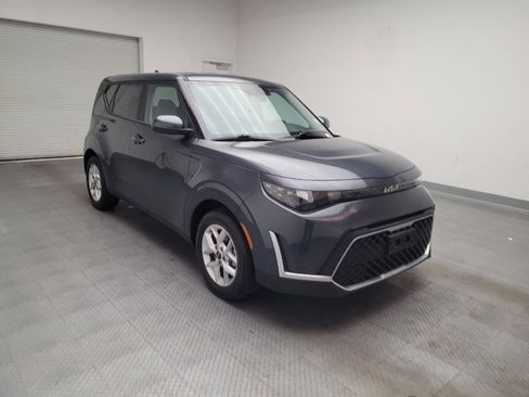 Used 2025 Kia Soul LX image 13