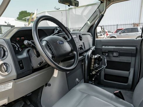 Used 2013 Ford E-350 and Econoline 350 Extended Super Duty w/ PWR Group image 3