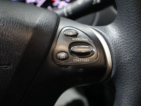 Used 2020 Nissan Pathfinder S image 34