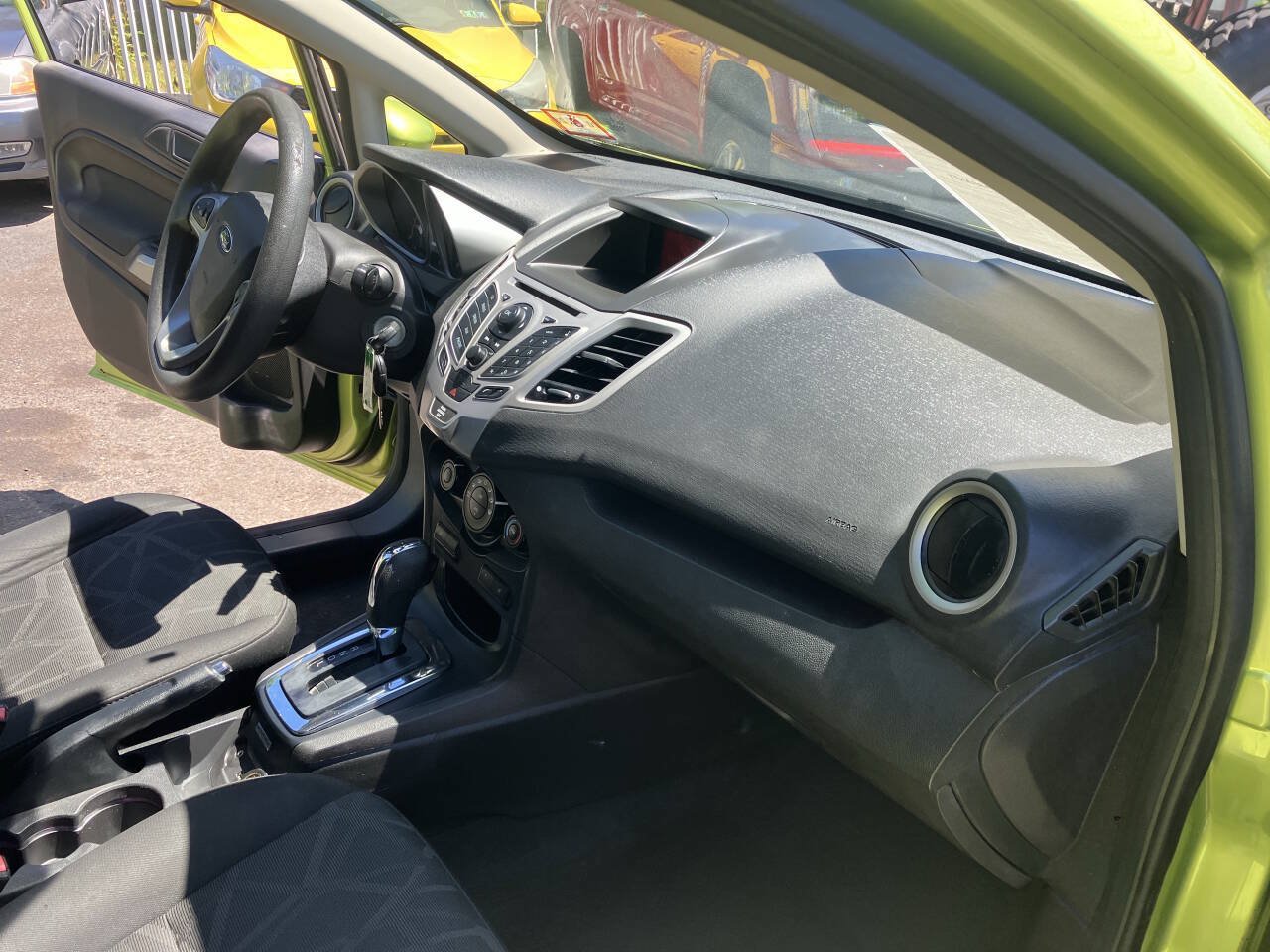 Used 2011 Ford Fiesta SE w/ 203A Rapid Spec Order Code FWD image 24