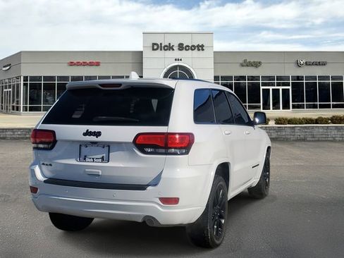 Used 2019 Jeep Grand Cherokee Altitude AWD/4WD image 6