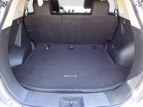 Used 2014 Nissan Rogue S w/ Convenience Package AWD/4WD image 8