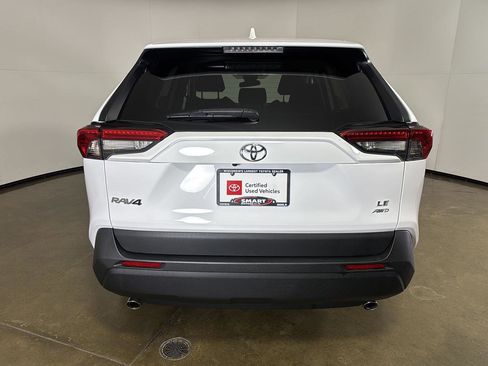 Used 2022 Toyota RAV4 LE image 12