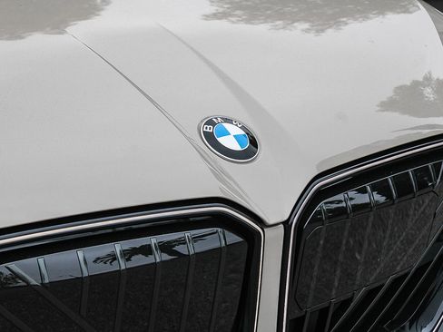 New 2026 BMW X3 xDrive30 w/ M Sport Package AWD/4WD image 9
