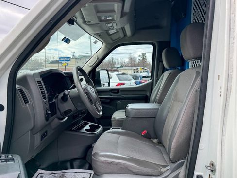 Used 2020 Nissan NV 2500 SV image 18