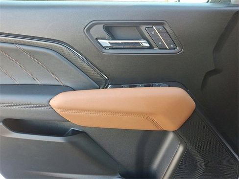 Used 2024 GMC Canyon AT4 w/ AT4 Premium Package image 12