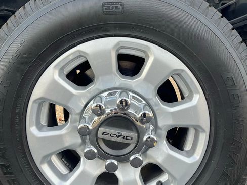 Used 2017 Ford F350 XLT image 11