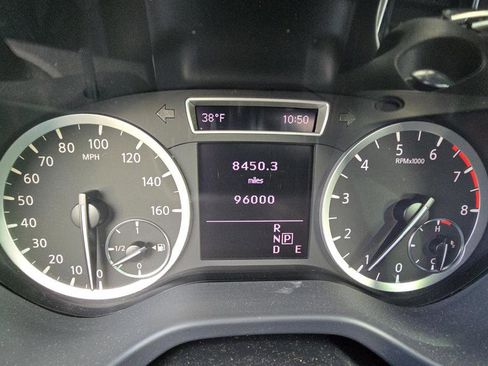 Used 2018 INFINITI QX30 Premium w/ Cargo Package image 7