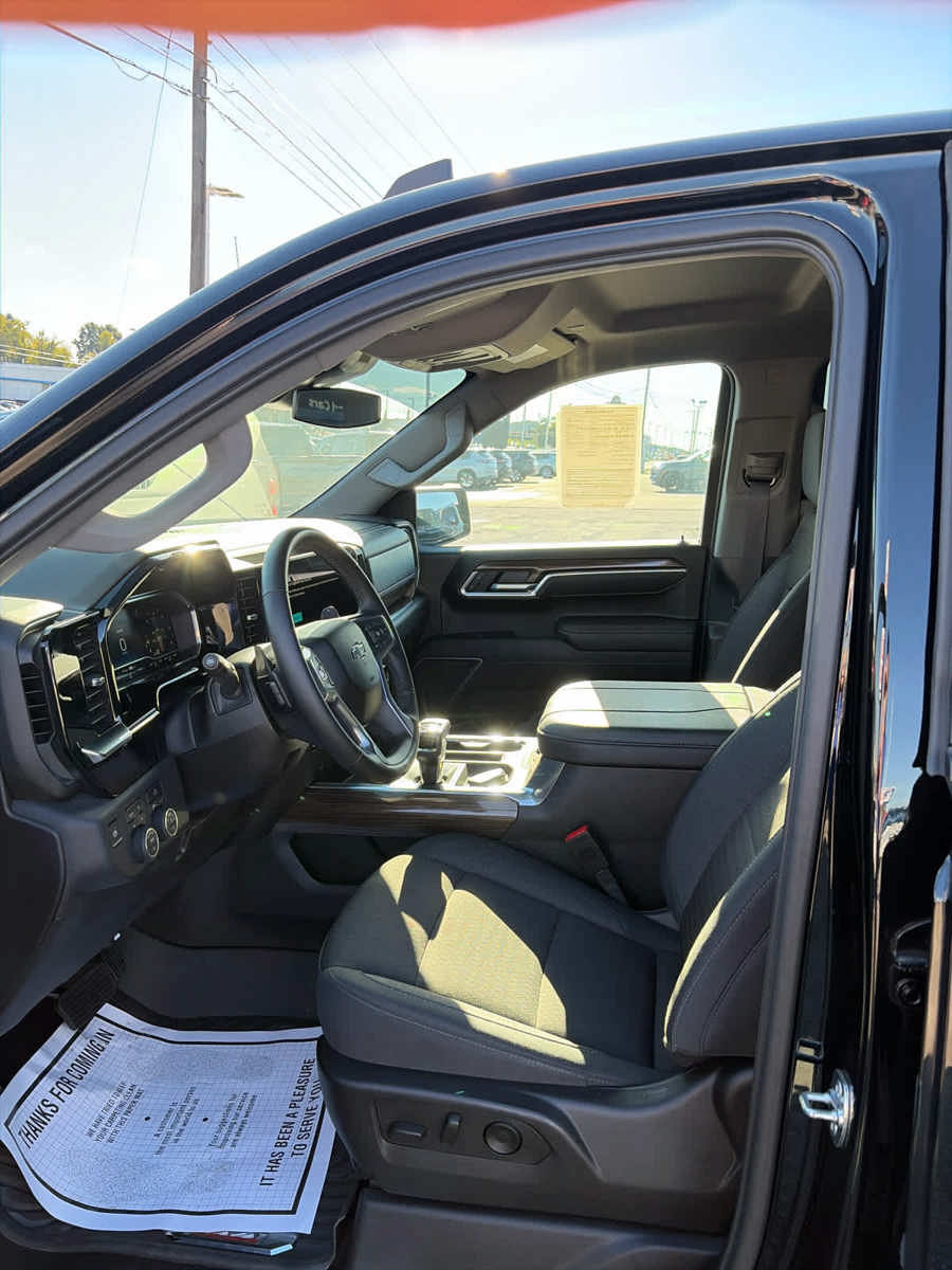 Used 2025 Chevrolet Silverado 1500 RST w/ Z71 Off-Road Package AWD/4WD image 20