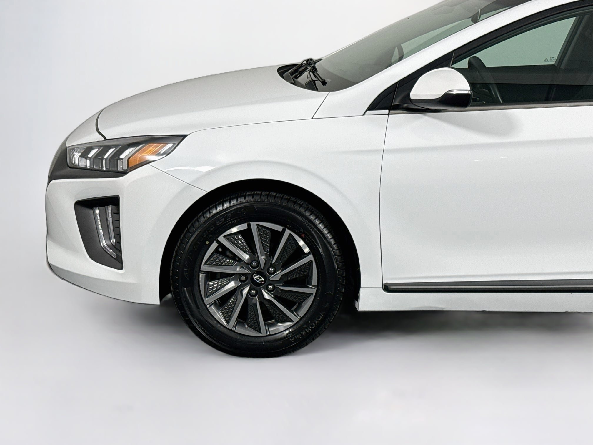 Used 2021 Hyundai Ioniq Limited FWD image 42