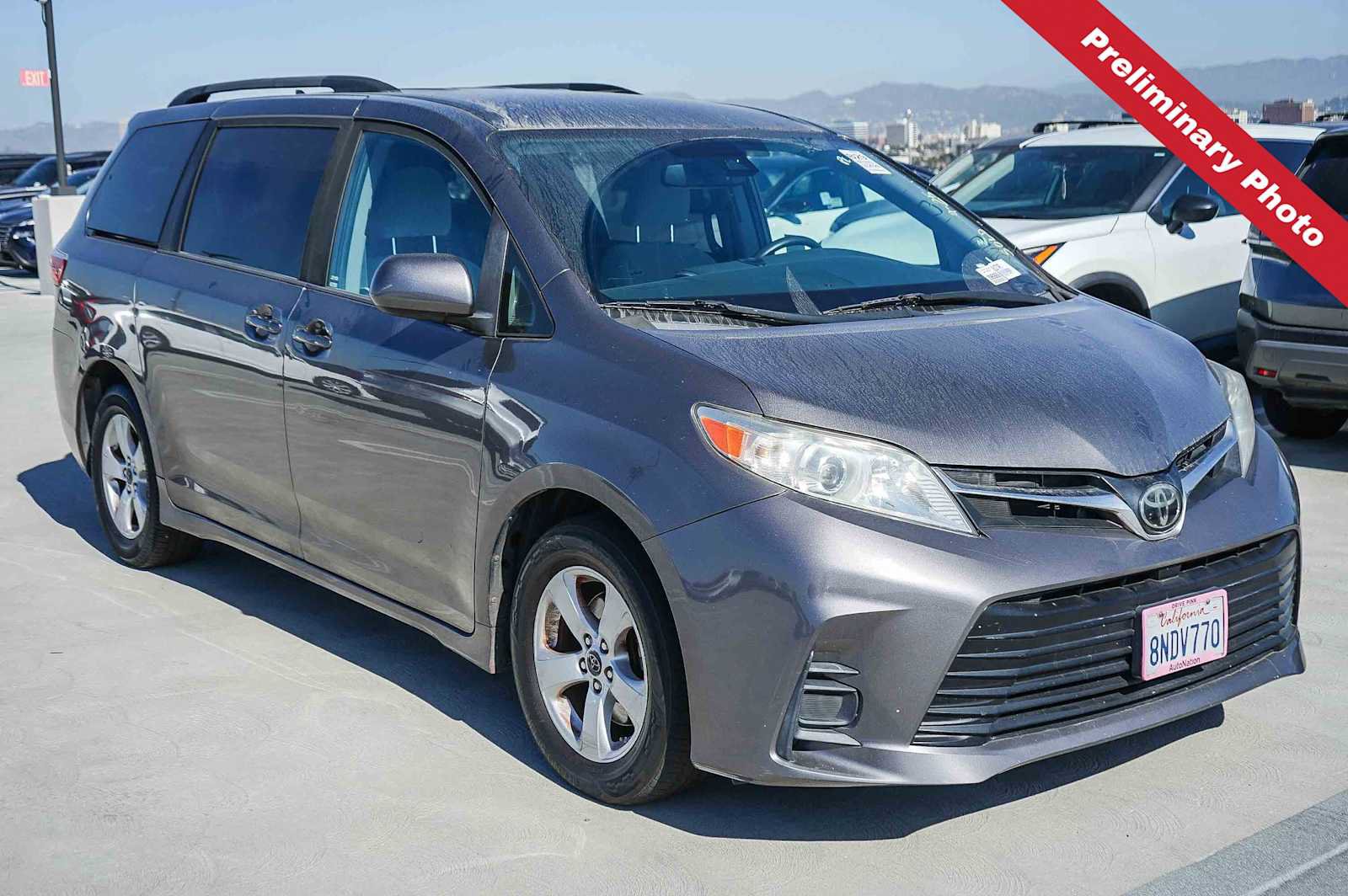 Used 2020 Toyota Sienna LE FWD image 3