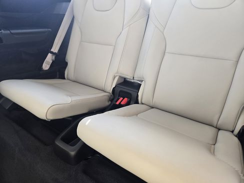 New 2026 Volvo XC90 B5 Ultra image 33