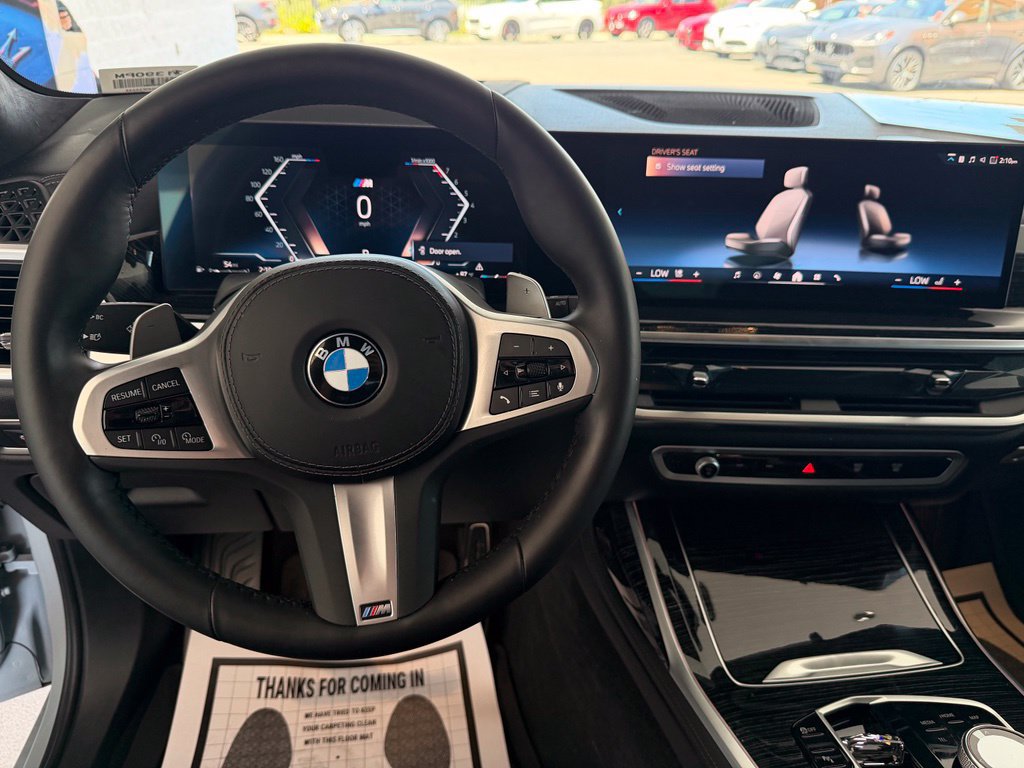 Used 2025 BMW X7 xDrive40i w/ M Sport Package AWD/4WD image 25