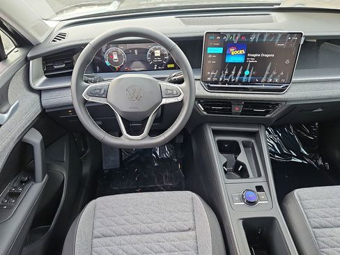 New 2026 Volkswagen Tiguan S image 8