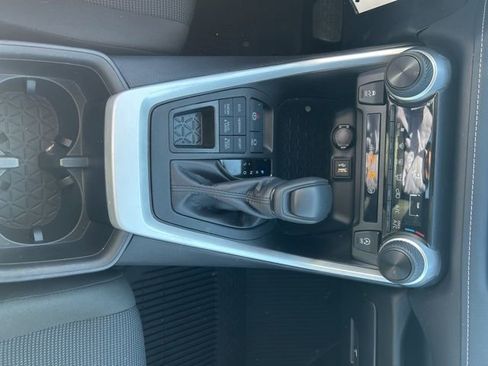 Used 2023 Toyota RAV4 LE image 17