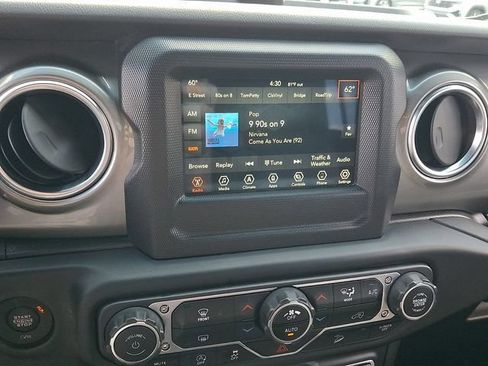 Used 2021 Jeep Wrangler Unlimited Sahara w/ LED Lighting Group AWD/4WD image 17