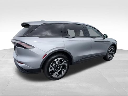 New 2026 Lincoln Nautilus Premier w/ Jet Appearance Package AWD/4WD image 8