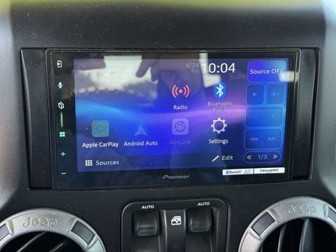 Used 2015 Jeep Wrangler Sport AWD/4WD image 15