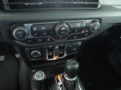 New 2025 Jeep Gladiator Sport AWD/4WD image 15