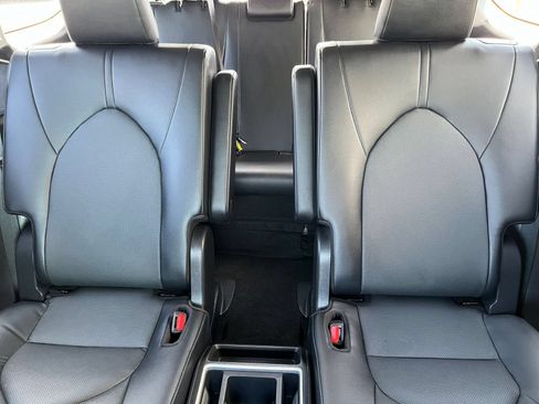 Used 2025 Toyota Grand Highlander FWD image 38