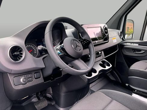 New 2026 Mercedes-Benz Sprinter 2500 image 9