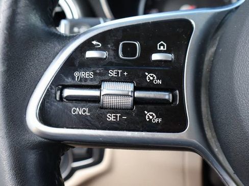 Used 2020 Mercedes-Benz GLC 300 GLC 300 image 24