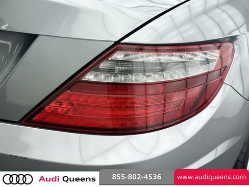 Used 2015 Mercedes-Benz SLK 250 image 9