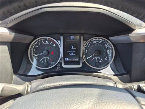 Used 2020 Toyota Tacoma SR5 RWD image 11