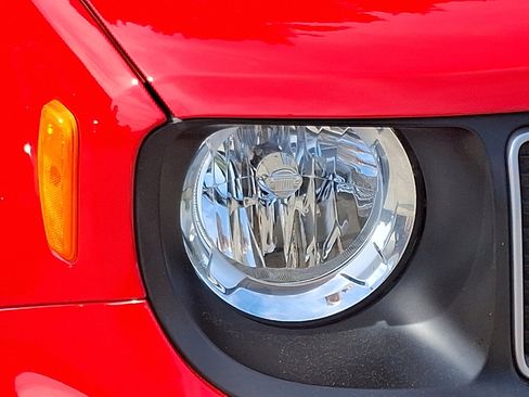 Used 2023 Jeep Renegade Latitude image 9