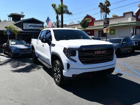 Used 2022 GMC Sierra 1500 AT4 w/ AT4 Premium Package AWD/4WD image 1