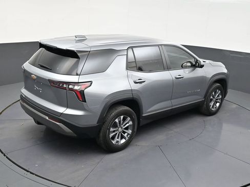 Used 2025 Chevrolet Equinox LT w/ Safety and Technology Package image 17