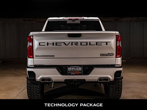 Used 2024 Chevrolet Silverado 1500 High Country w/ Technology Package AWD/4WD image 7