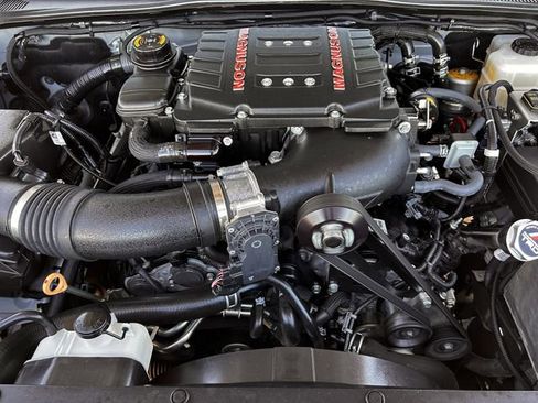 Used 2017 Toyota Tacoma TRD Sport image 31