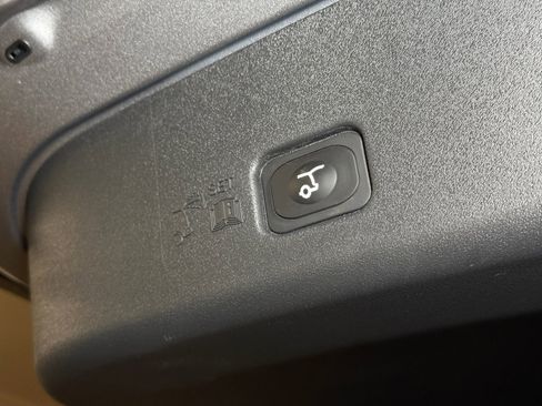 New 2026 Lincoln Nautilus Reserve image 18