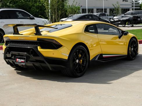 Used 2018 Lamborghini Huracan Performante image 6