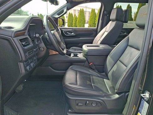 Used 2024 Chevrolet Suburban High Country image 15