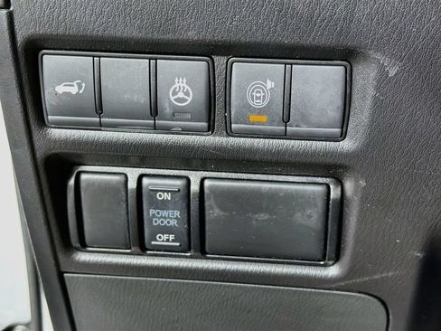 Used 2024 Nissan Armada SL w/ Captain's Chairs Package RWD image 15