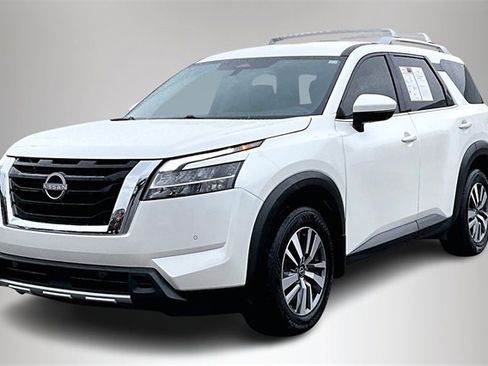 Used 2024 Nissan Pathfinder SL w/ Lighting Package (N92) image 2