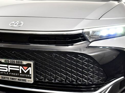 Used 2023 Toyota Crown Platinum image 13