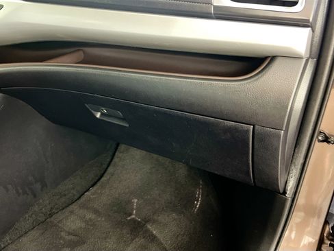 Used 2019 Toyota Highlander LE image 34