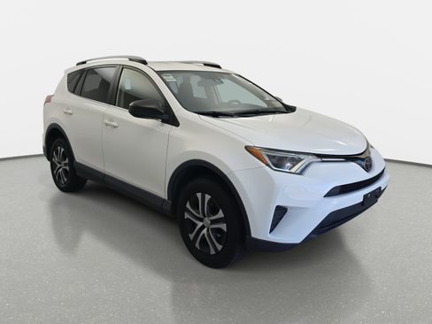 Used 2018 Toyota RAV4 LE image 3
