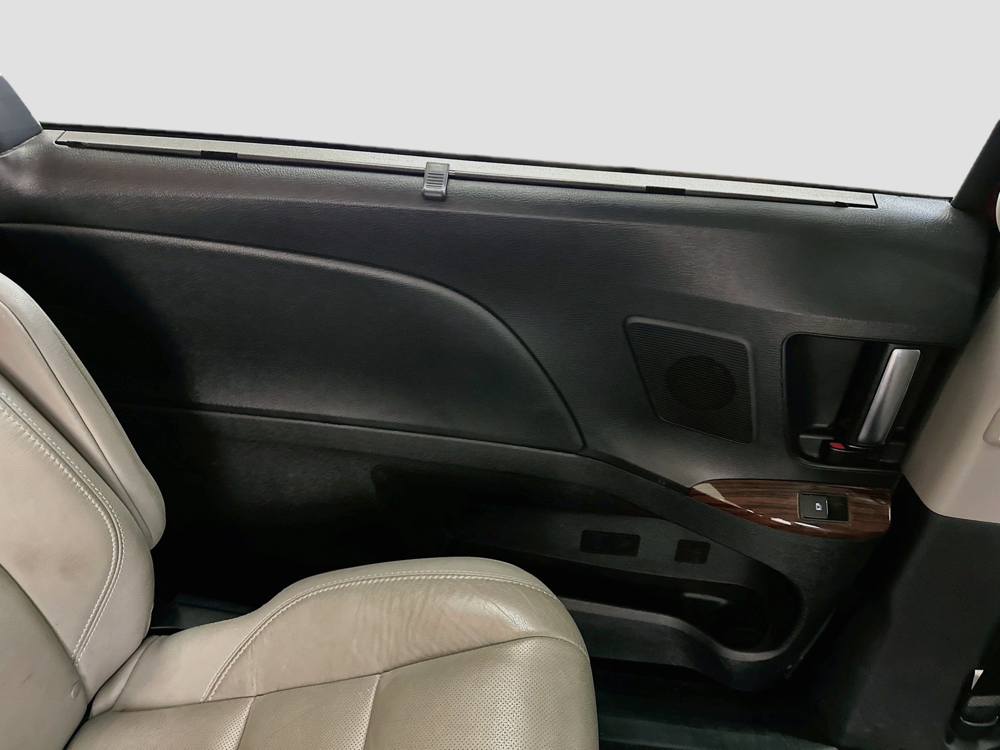 Used 2015 Toyota Sienna Limited AWD/4WD image 28