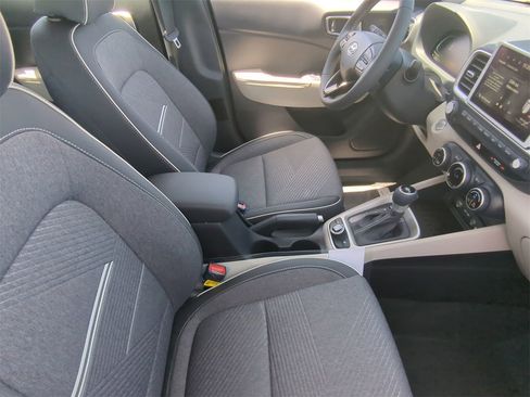 New 2025 Hyundai Venue Limited image 11