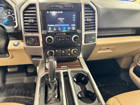 Used 2017 Ford F150 Lariat w/ Equipment Group 502A Luxury AWD/4WD image 19