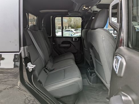 Used 2022 Jeep Gladiator Sport image 33