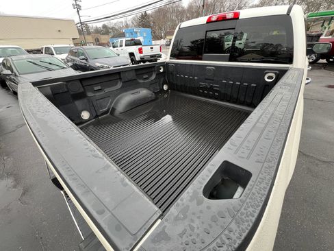 Used 2015 GMC Sierra 1500 SLT w/ SLT Crew Cab Value Package image 30