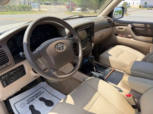 Used 2002 Toyota Land Cruiser AWD/4WD image 31