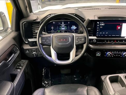 Used 2024 GMC Sierra 1500 SLT AWD/4WD image 4